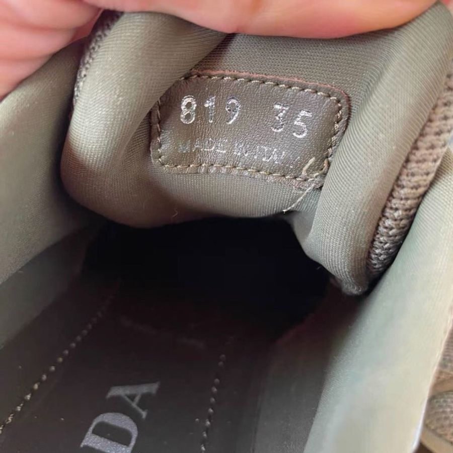 Prada 軍綠色厚底運動老爹鞋 35號  有輕微穿著痕跡 八成新 原價三萬六左右-5