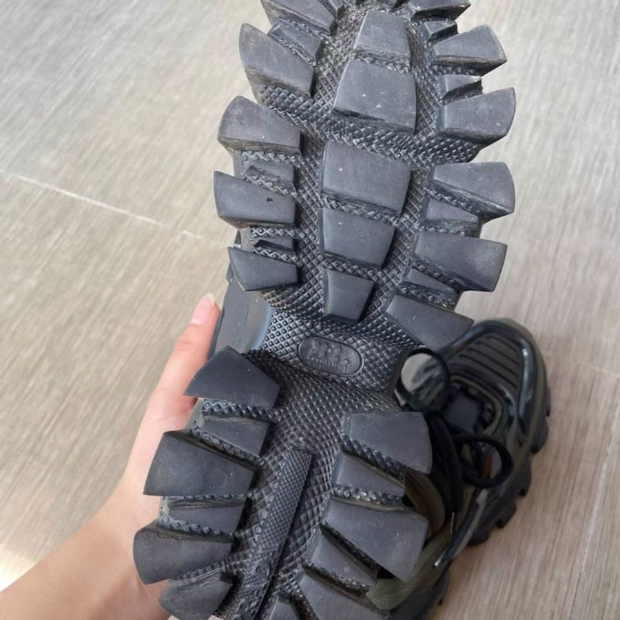 Prada 軍綠色厚底運動老爹鞋 35號  有輕微穿著痕跡 八成新 原價三萬六左右-6