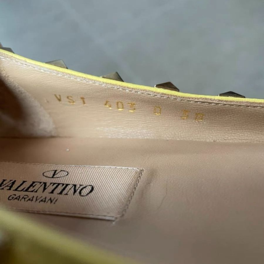 Valentino 檸檬黃 鉚釘平底鞋 38號，全新僅試穿 原價三萬二左右-4