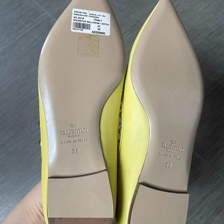 Valentino 檸檬黃 鉚釘平底鞋 38號，全新僅試穿 原價三萬二左右-5