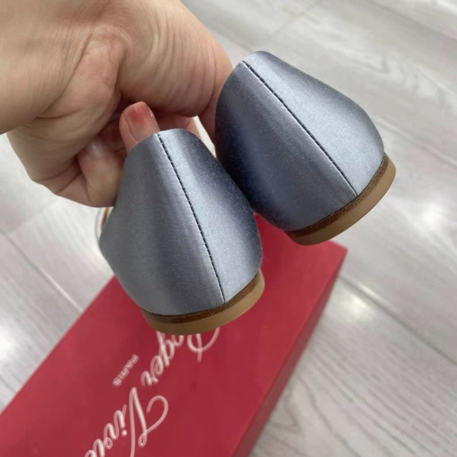 Roger Vivier 鑽扣藍色緞面平底鞋 34.5號，僅試穿，配件有鞋盒 鞋子偏大一號，35.5號也可以穿-4