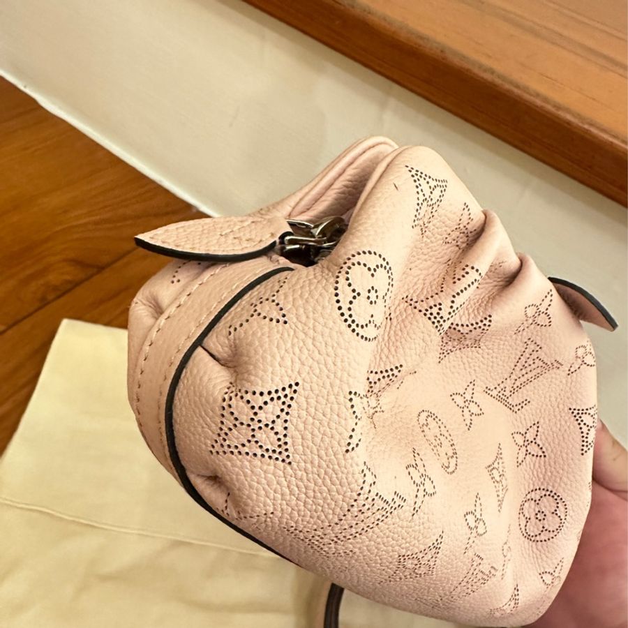 LV 粉洞洞皮革LOGO雲朵包-2