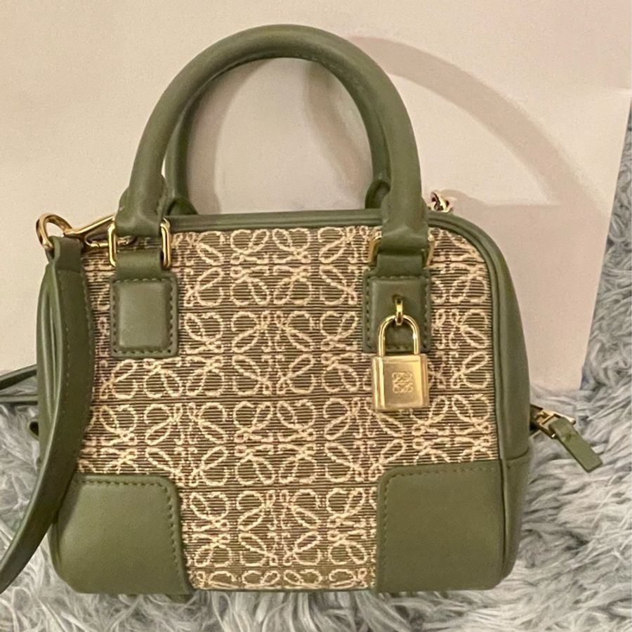 LOEWE Amazona 16 Square Bag 緹花酪梨綠（9.9新）-0