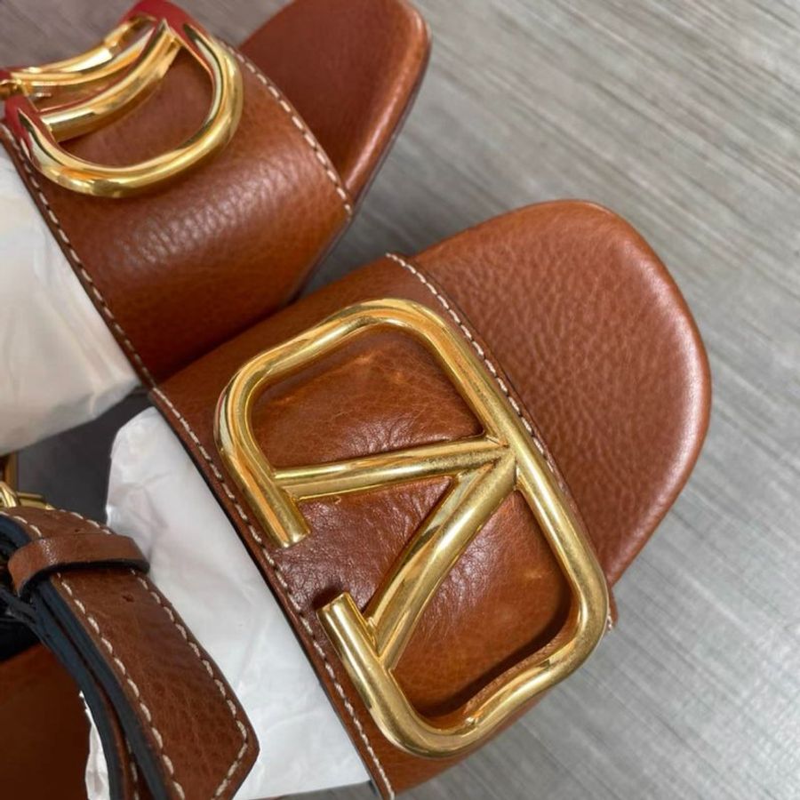 valentino 大logo粗跟凉鞋 35.5號，全新配件齊全-2