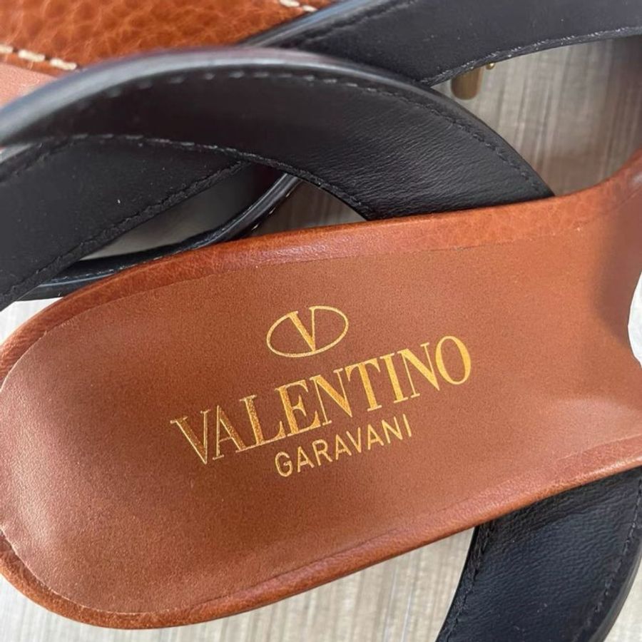 valentino 大logo粗跟凉鞋 35.5號，全新配件齊全-4