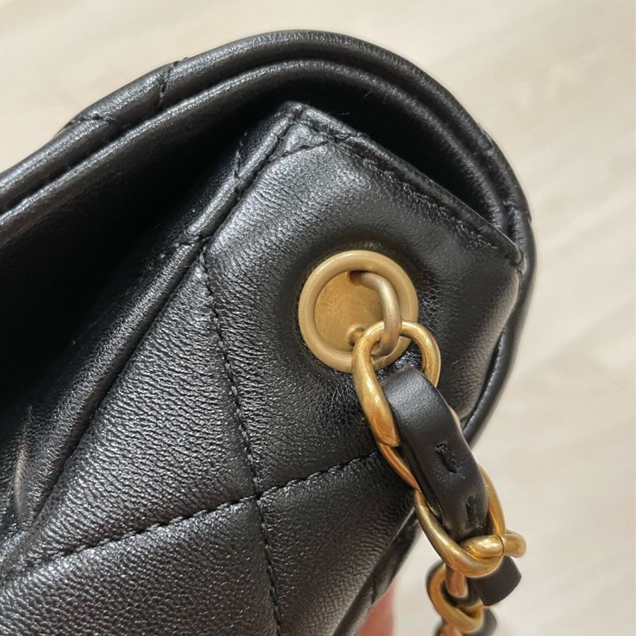 香奈兒 Chanel 23S classic flap 專櫃缺貨款 晶片款 cf20 珐瑯 愛心 黑金 口蓋包-1