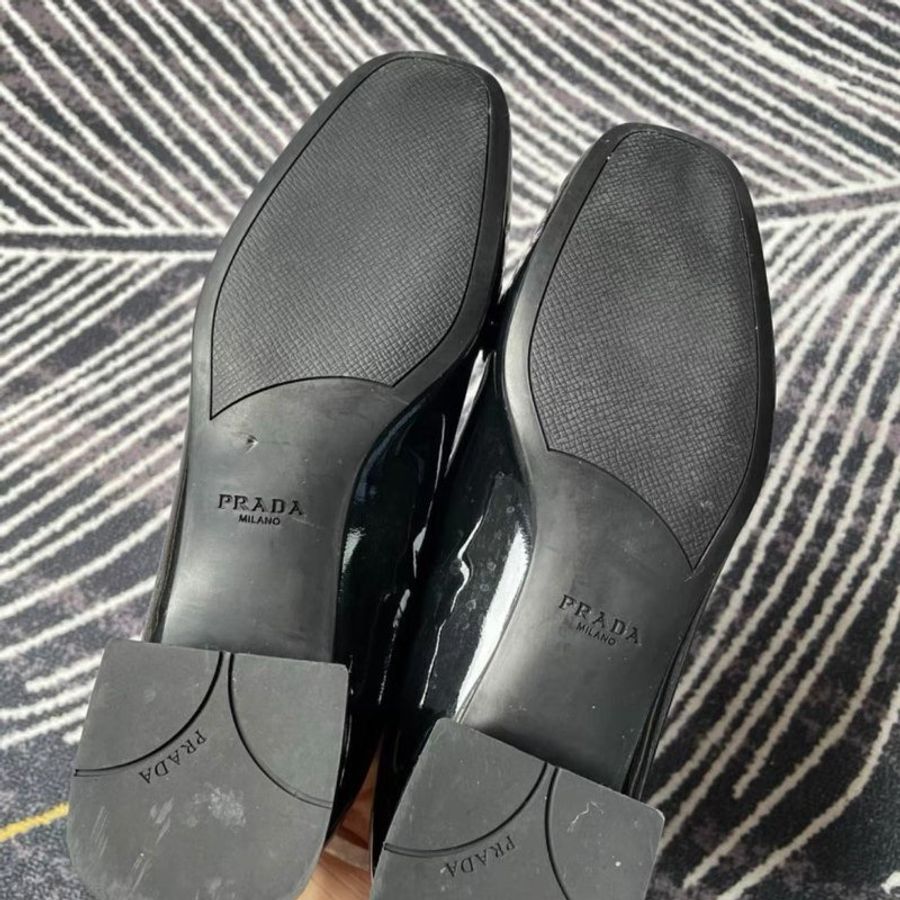 Prada 黑色平底樂福鞋 35號 九成新-6