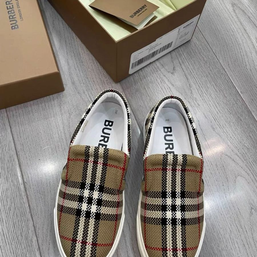 Burberry 格子帆布平底休閒鞋 35號 全新配件齊全-0