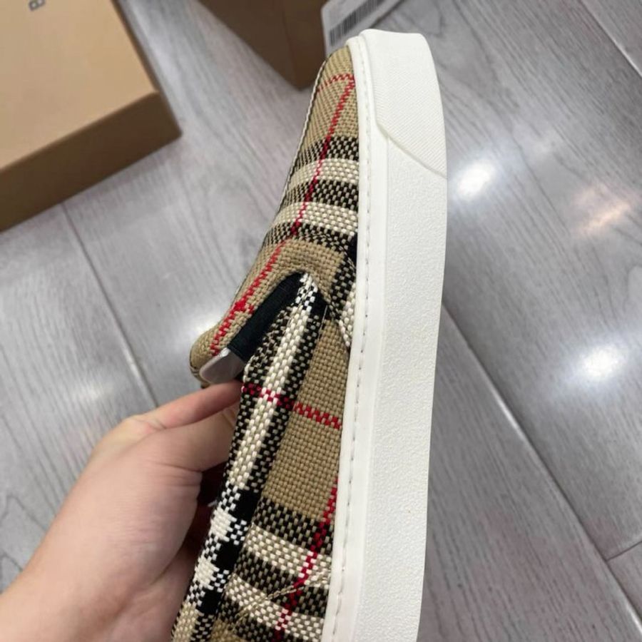 Burberry 格子帆布平底休閒鞋 35號 全新配件齊全-2