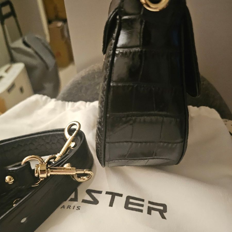LANCASTER 牛皮壓紋馬鞍包-6