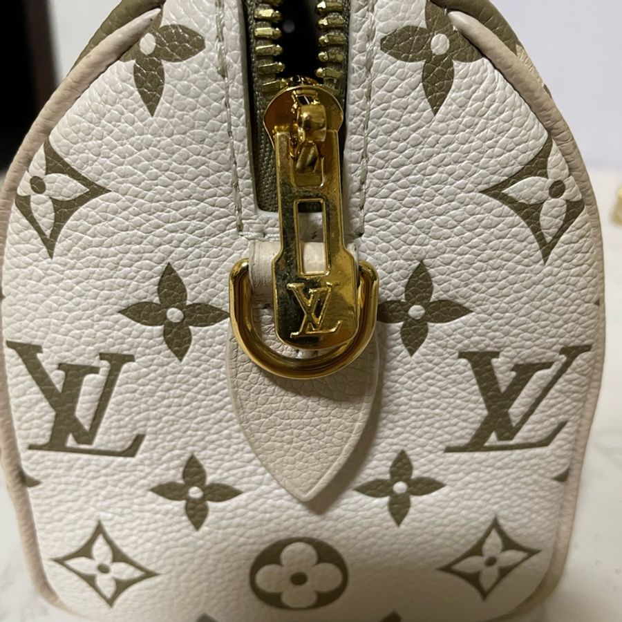 LV新款 SPEEDY 20cm抹茶綠奶油白牛皮壓紋波士頓包-7
