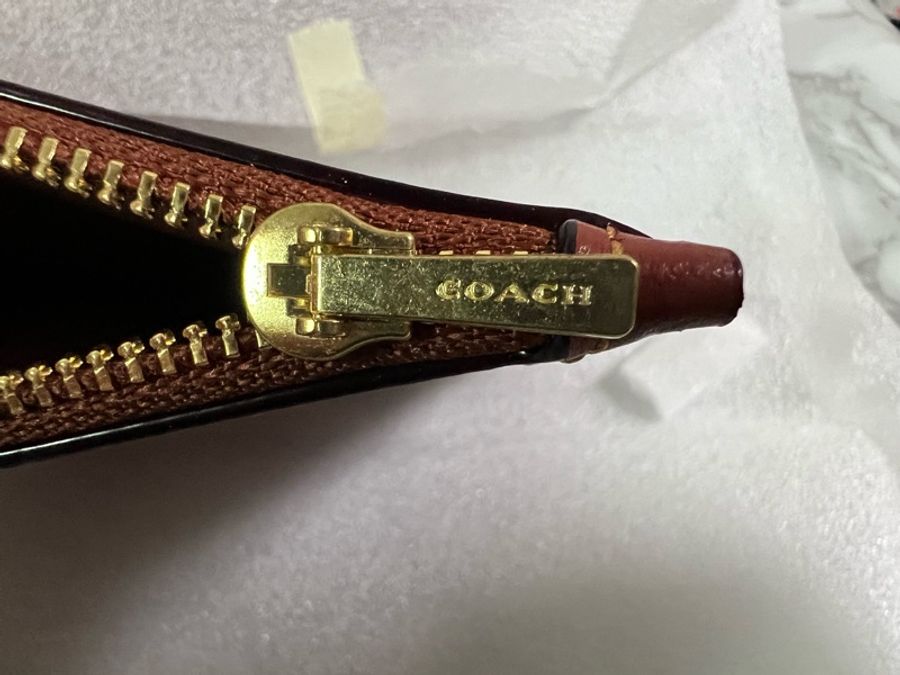 全新 COACH 專櫃老花拼牛皮信封款 WOC 側背包 型號C8442-3