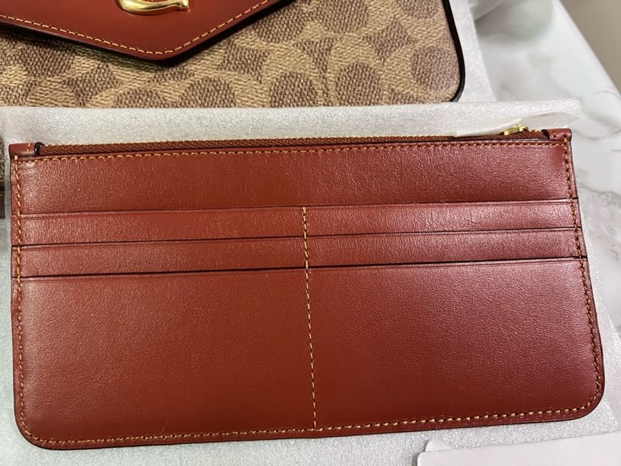 全新 COACH 專櫃老花拼牛皮信封款 WOC 側背包 型號C8442-6