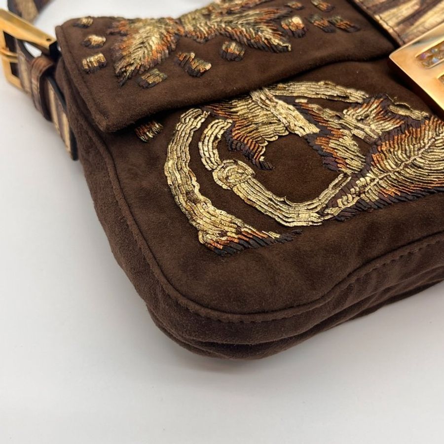 FENDI 咖啡色麂皮漸層花草刺繡法棍包/側肩包/手提包/腋下包-2