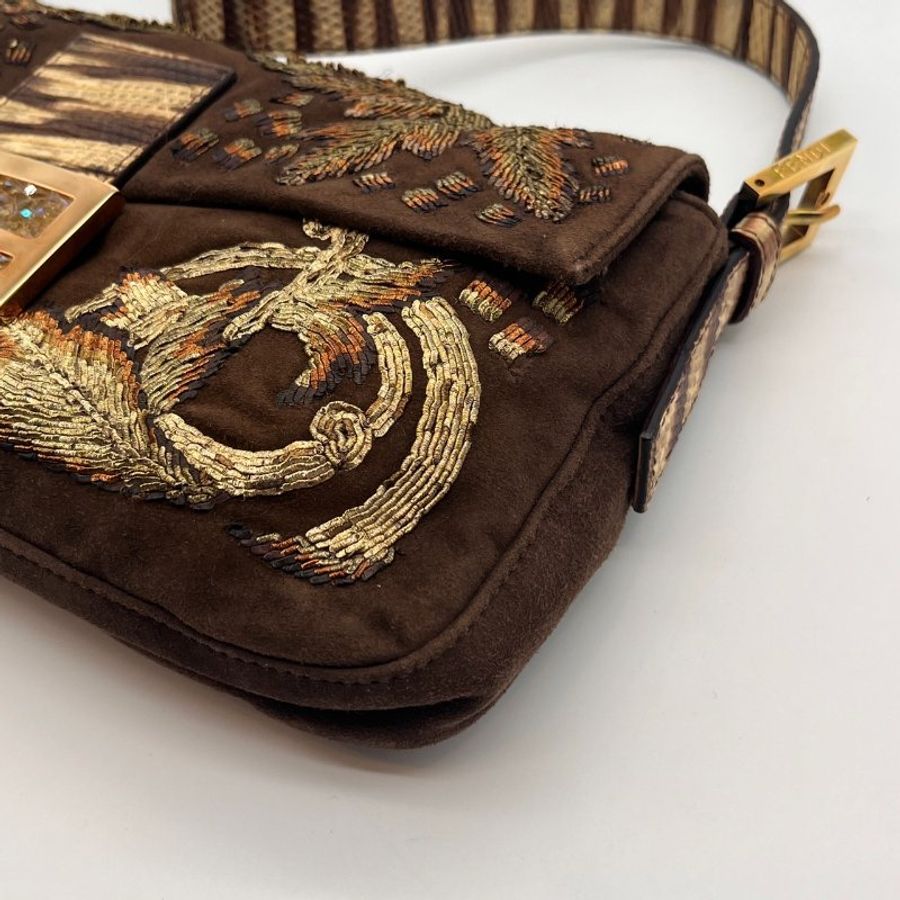 FENDI 咖啡色麂皮漸層花草刺繡法棍包/側肩包/手提包/腋下包-3