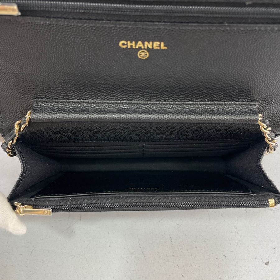Chanel黑荔枝皮水鑽琺瑯釦金鍊Coco WOC-15