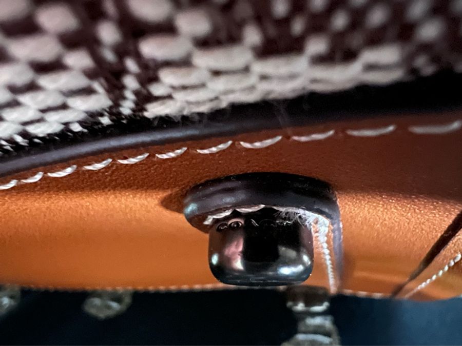 全新COACH 專櫃 CH390 Rogue 20 經典 SIGNATURE 緹花面料 VARSITY 學院風徽章手提袋-10