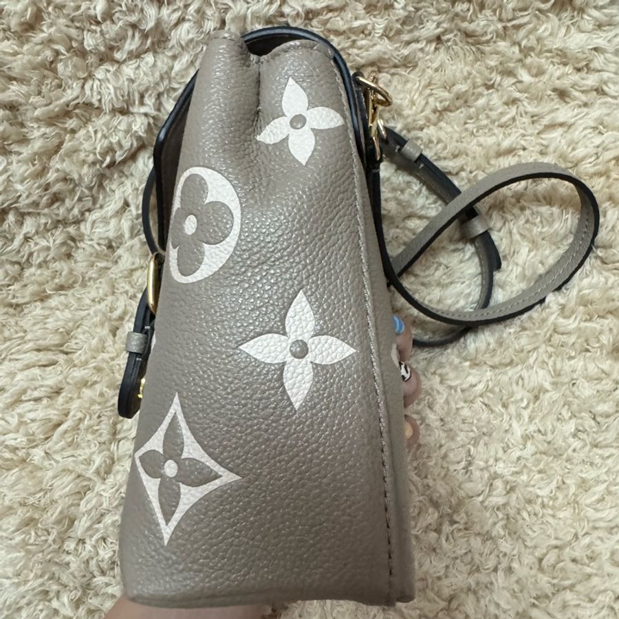 Lv Tiny 雙色斑鳩灰色Monogram Empreinte 皮革後背包M80738 backpack-1