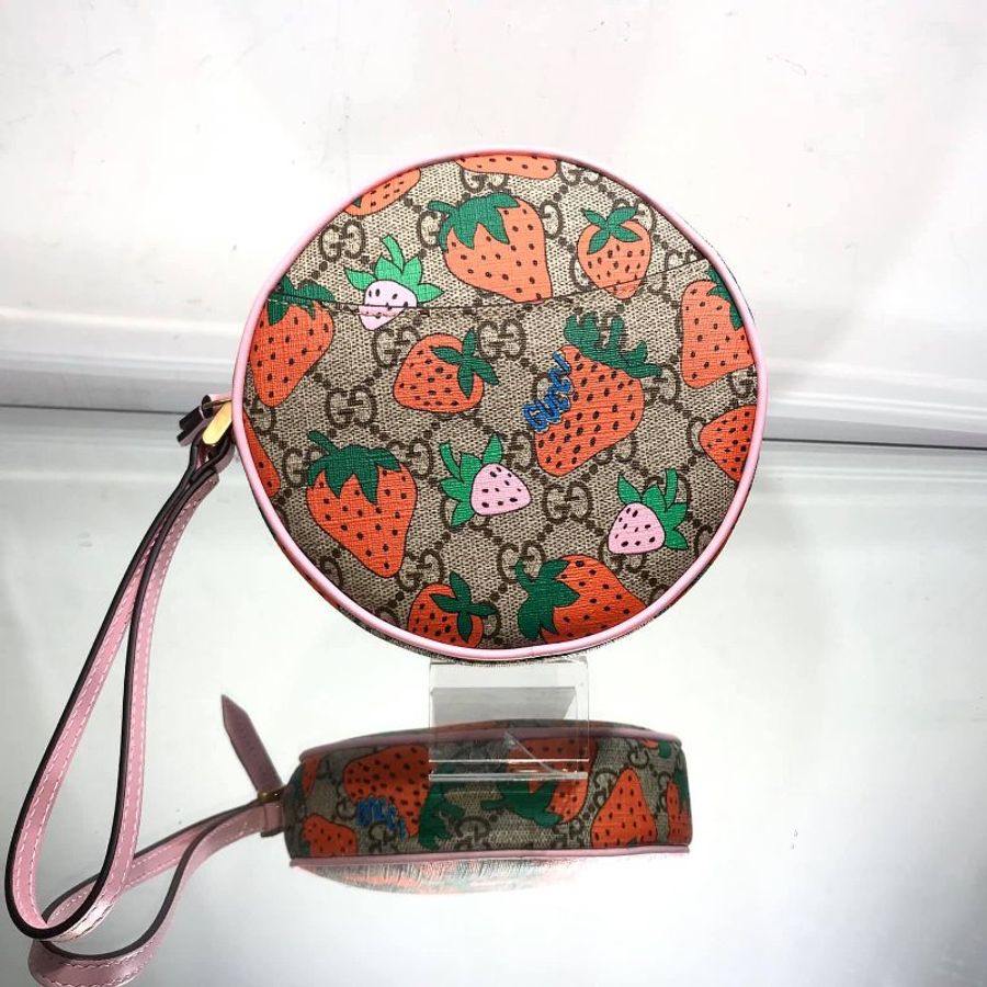 Gucci 限量GG Supreme草莓圓餅腕帶包【促銷品】-15