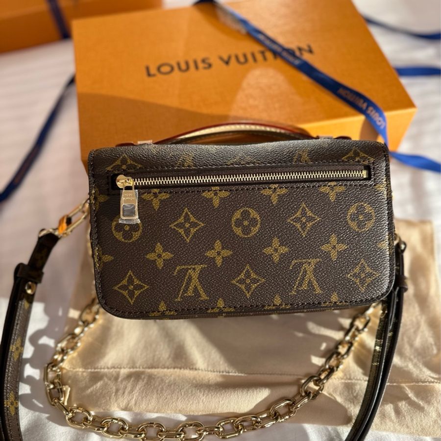 已售出 ！LV 新款麻將/郵差包 Bolso Pochette Métis East West-8