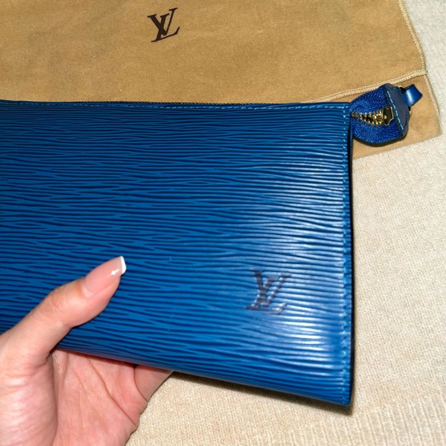 LV 藍色水波紋麻將包-17