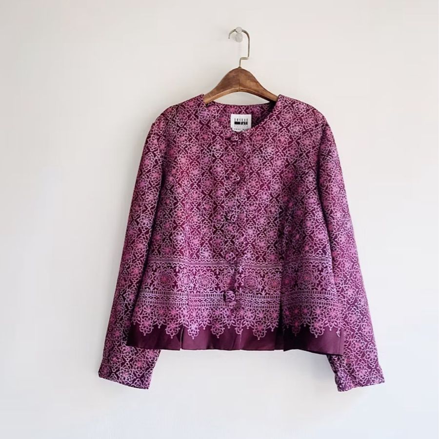 紫咖滿花圖騰前方排釦下開叉 古著紡紗襯衫上衣 vintage Shirt-0