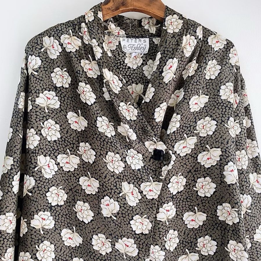黑咖金碎點花側釦式抓皺領 古著亮面滑布襯衫上衣 vintage Shirt-1
