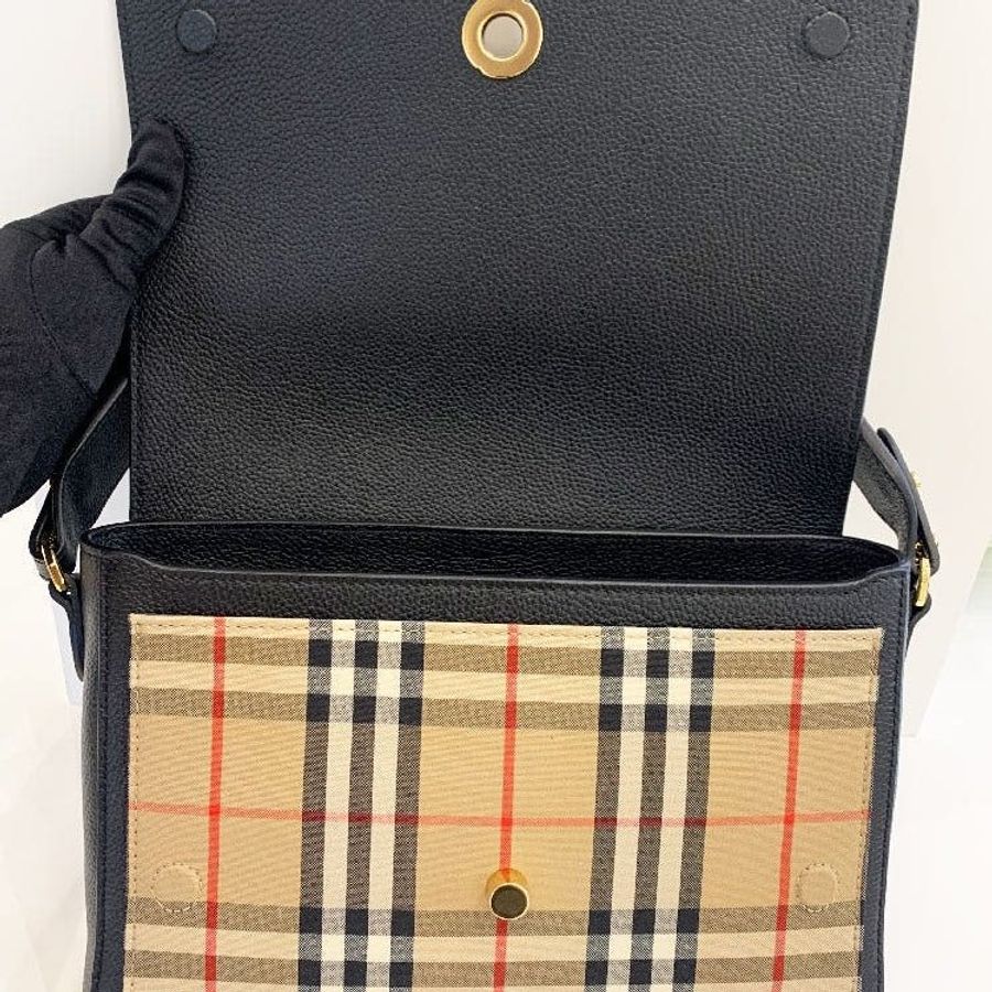 🎊佳節特賣🎁Burberry 80211101 Note 翻蓋單肩包 黑色-3