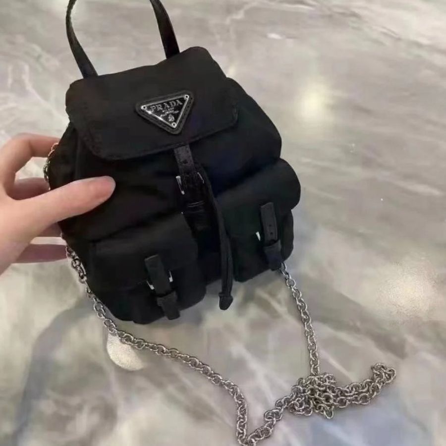 Prada 1BH029 倒三角迷你後背包造型斜背包 黑色-5
