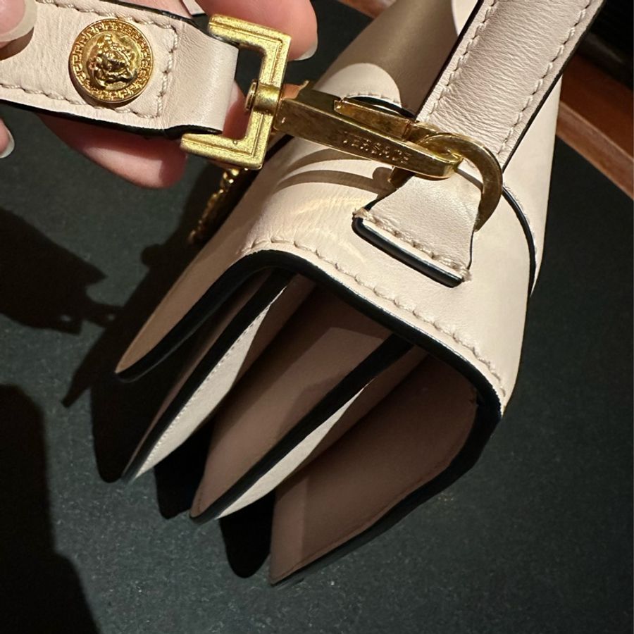 Versace 凡賽斯 高級粉色光滑牛皮V字經典手提肩背包Virtus系列-6