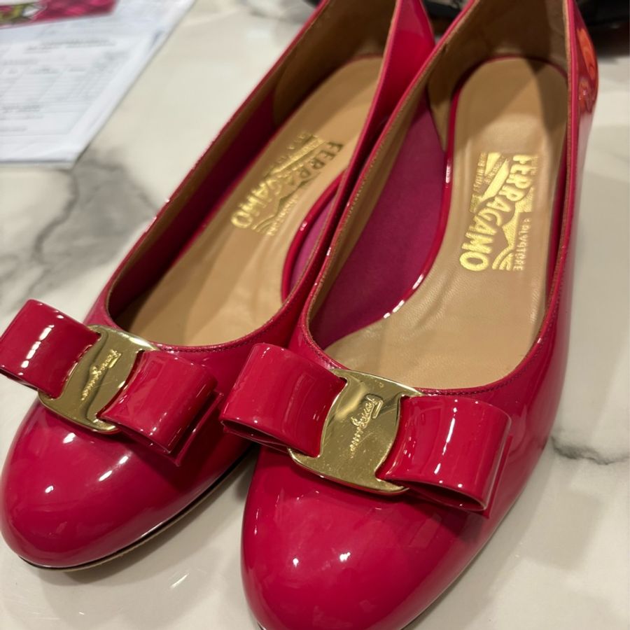 ferragamo 桃紅漆皮粗跟鞋-0