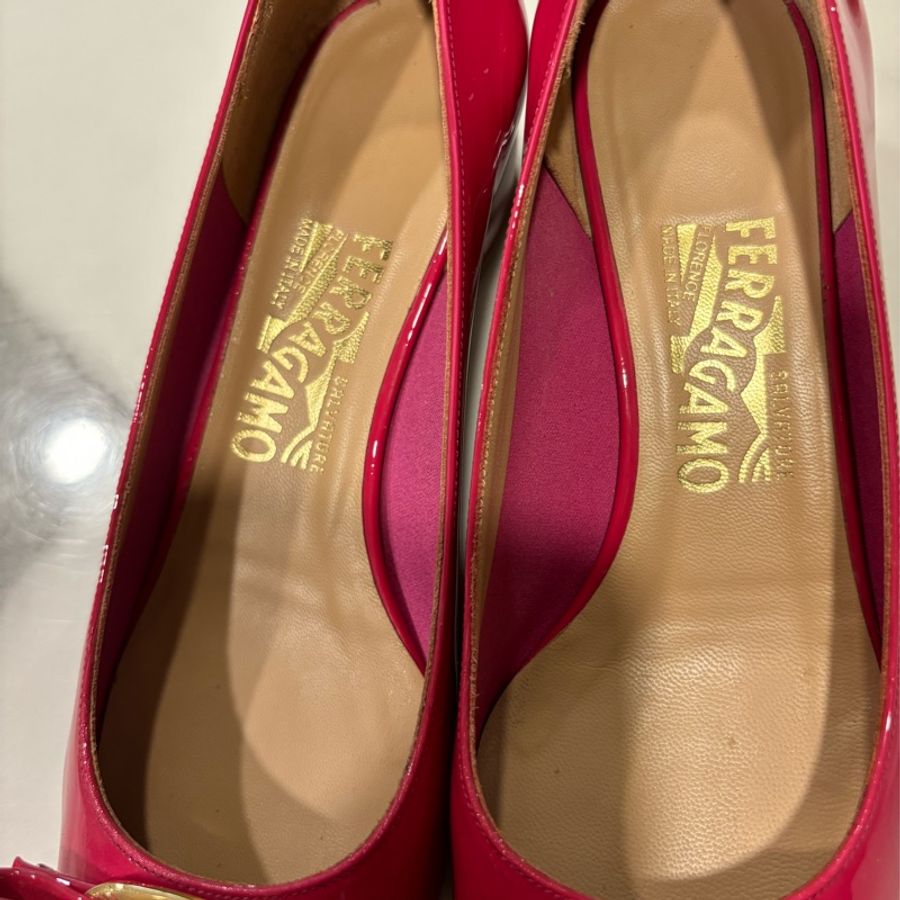 ferragamo 桃紅漆皮粗跟鞋-1