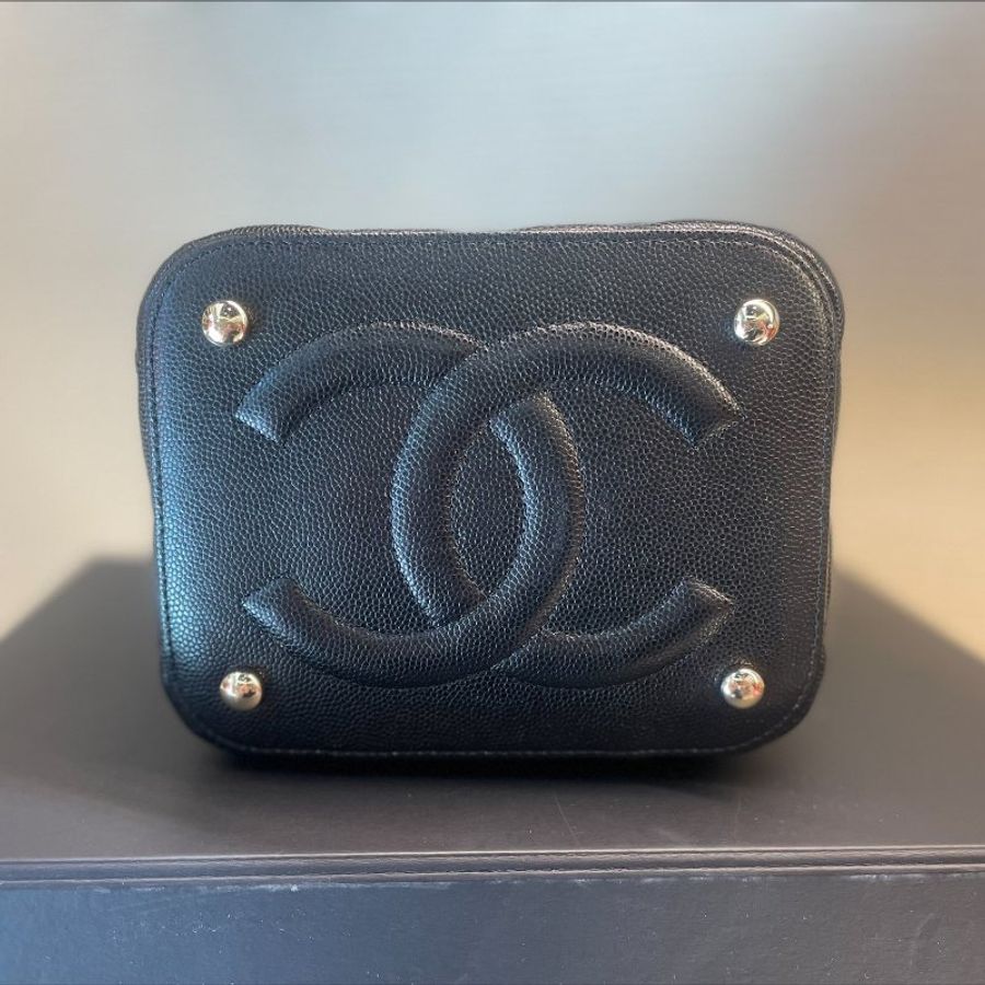 【舊愛新歡】CHANEL 經典雙C LOGO菱格紋荔枝牛皮化妝/兩用包(黑色)-3