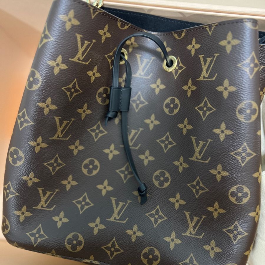 LV NoéNoé MM 牛皮 束口斜背/肩背水桶包-0