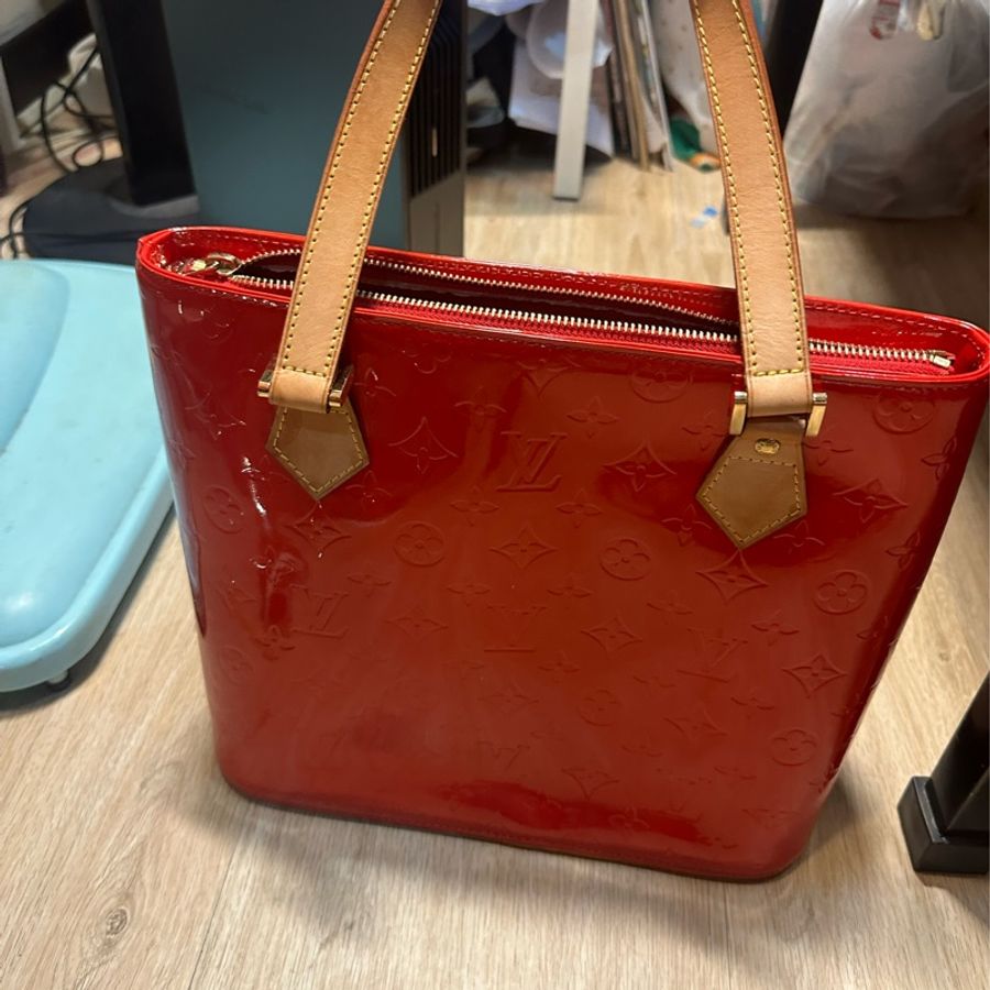 LV老花亮面托特包-0