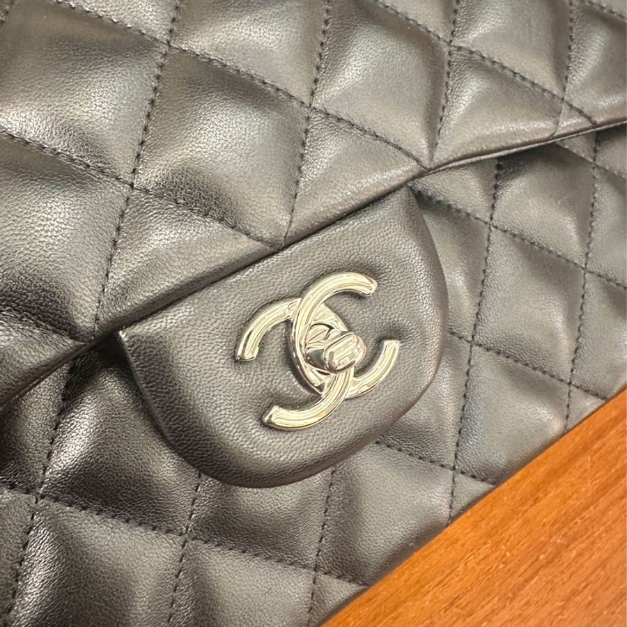 CHANEL 黑菱格羊皮銀雙C JOMBO 鏈包-4