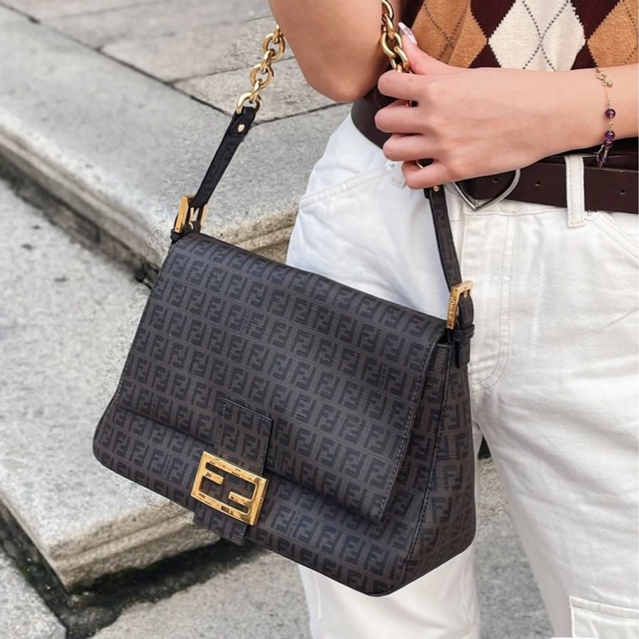 🔥爆款釋出🔥95新✨ #Fendi #Baguette #老花 大 #法棍 #腋下包 💕-1