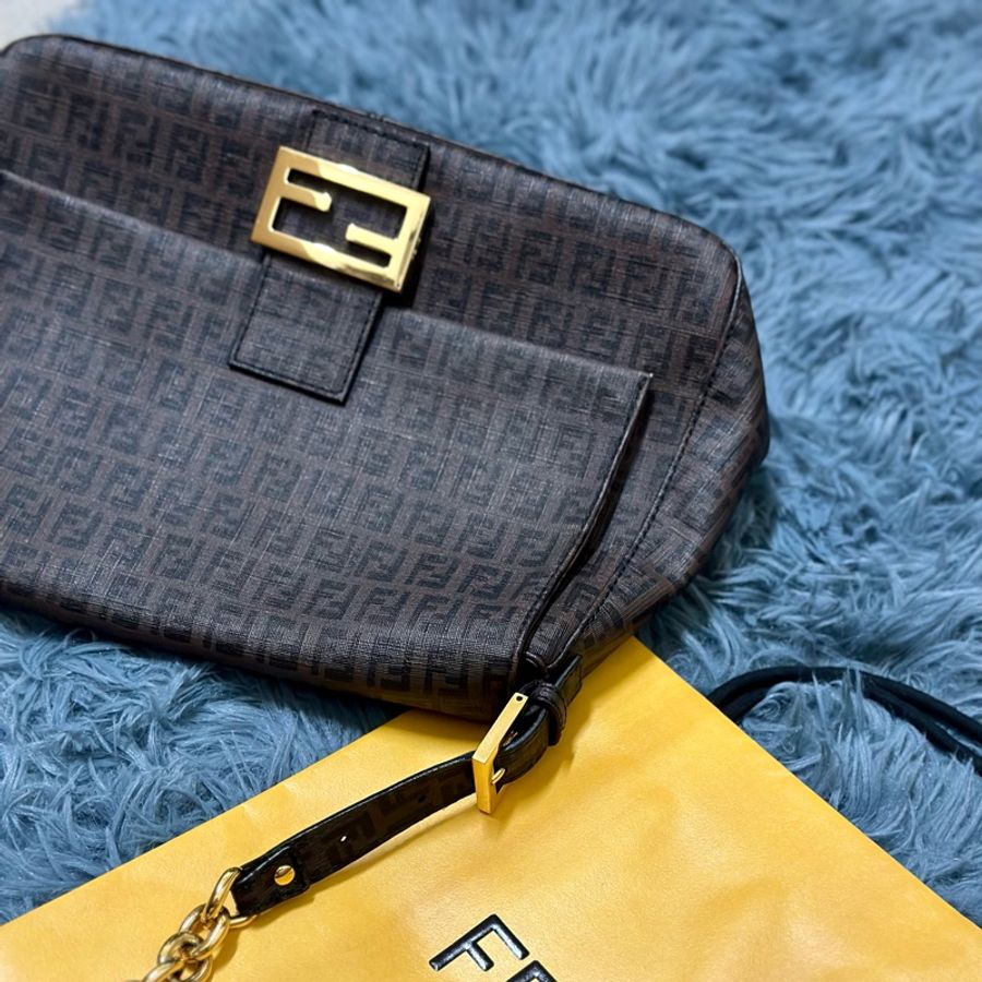 🔥爆款釋出🔥95新✨ #Fendi #Baguette #老花 大 #法棍 #腋下包 💕-7