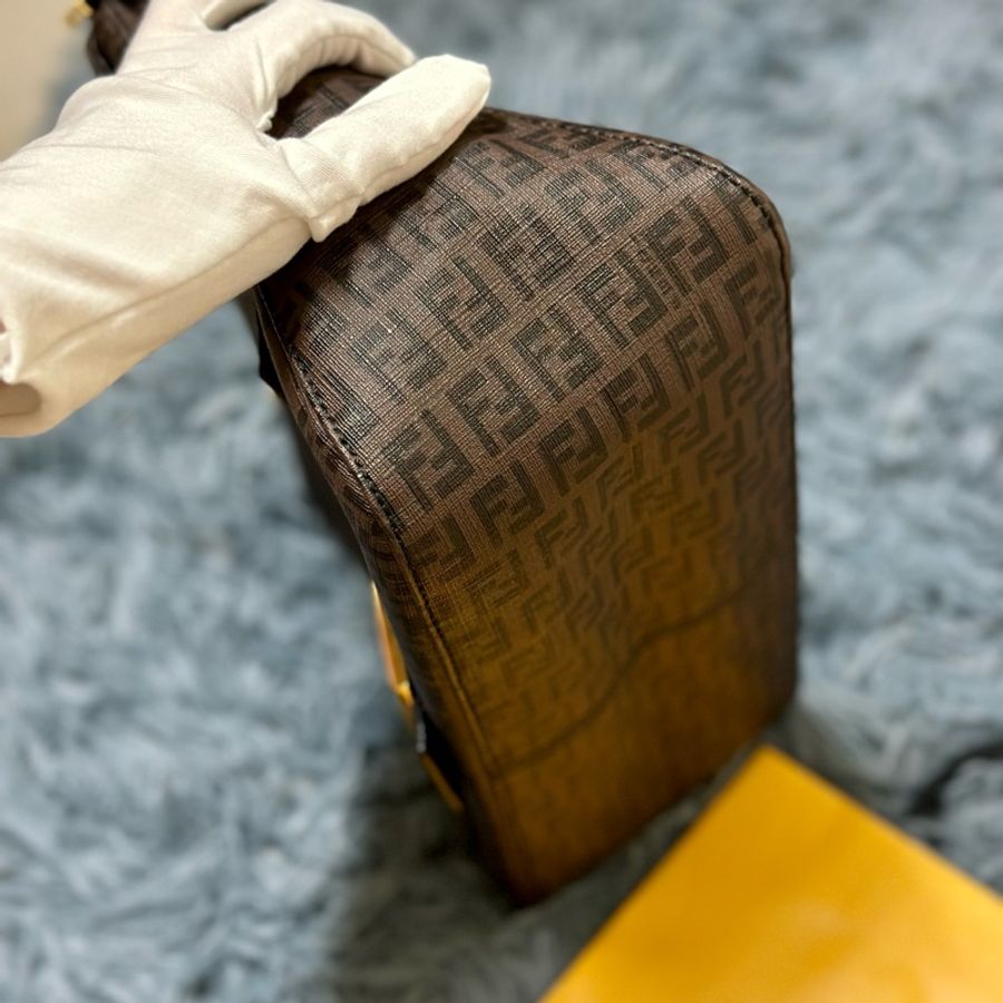 🔥爆款釋出🔥95新✨ #Fendi #Baguette #老花 大 #法棍 #腋下包 💕-25