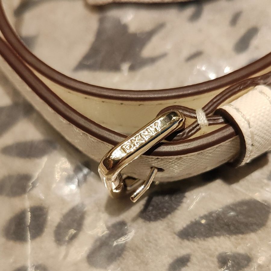 DKNY mini 小圓筒波斯頓包-4
