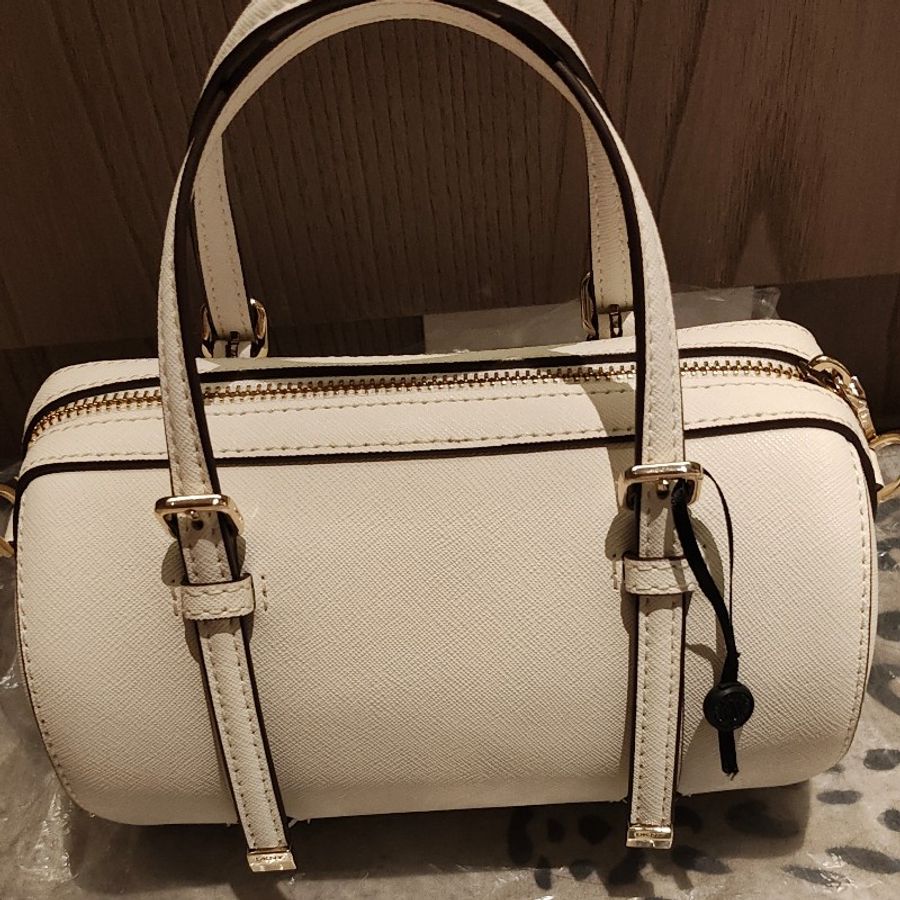 DKNY mini 小圓筒波斯頓包-6