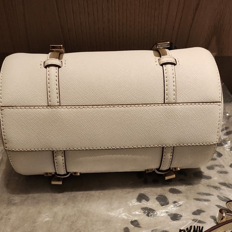 DKNY mini 小圓筒波斯頓包-7