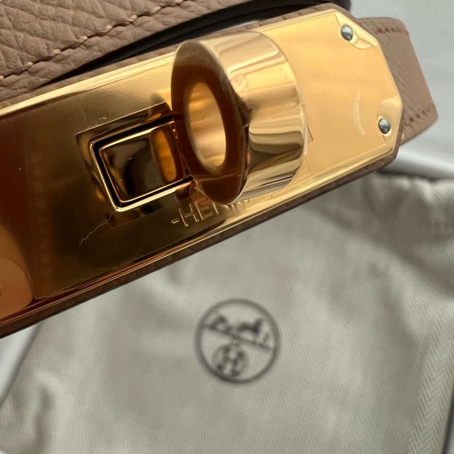 Hermès 全新Kelly 18 pocket 奶茶色搭配黃卡夾包-15