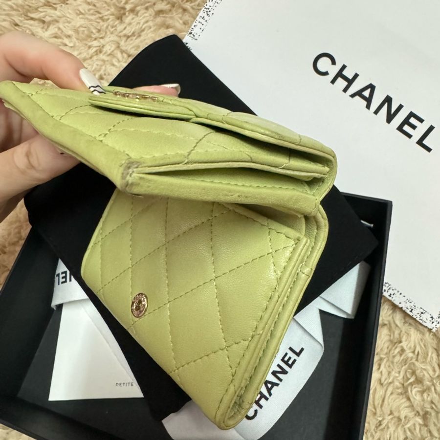 Chanel香奈兒三折短夾 皮夾 酪梨綠日本限定附銀座包裝-5