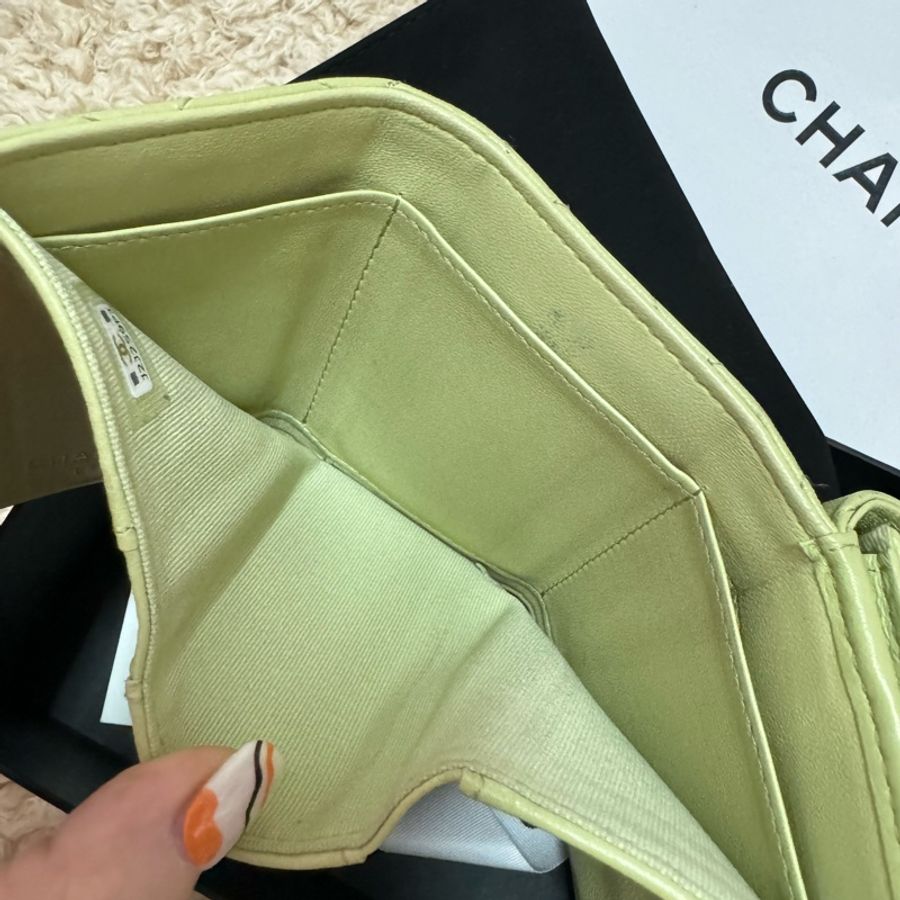 Chanel香奈兒三折短夾 皮夾 酪梨綠日本限定附銀座包裝-7