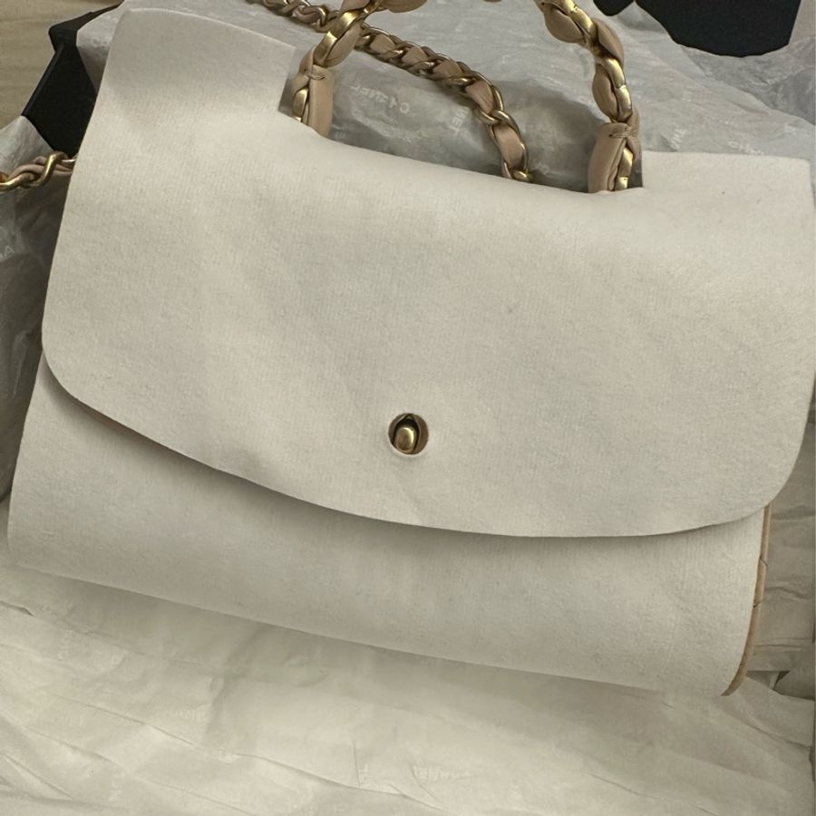 商品chanel cocohandle flap bag抓皺羊皮(奶茶色）-4
