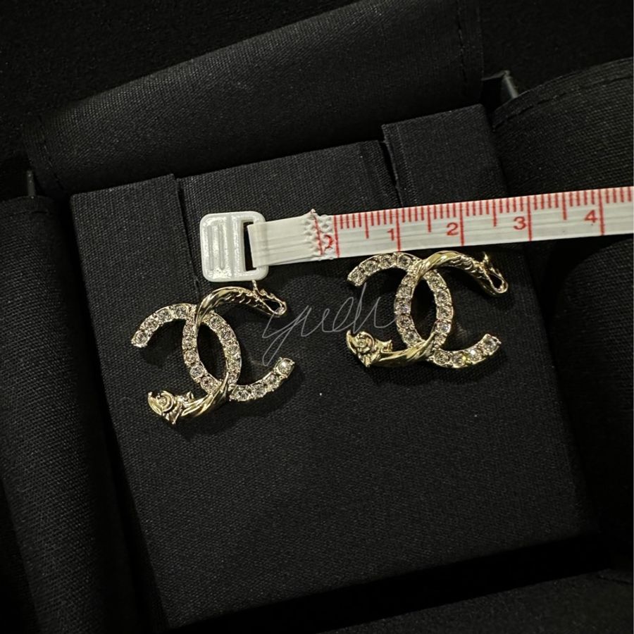 全新。香奈兒 chanel 經典雙C LOGO 水鑽龍形浮雕耳環-2