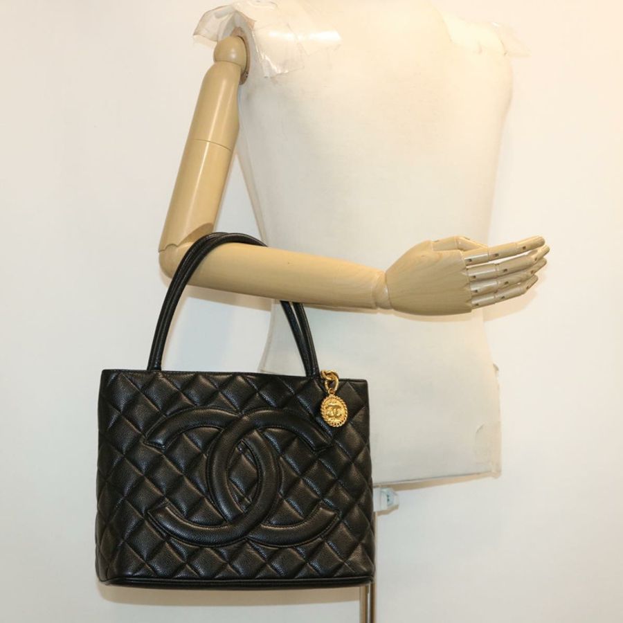 【日本直送】CHANEL 手提包魚子醬皮黑 CC 正品 am4270-21