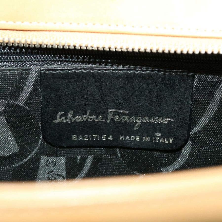 【日本直送】Salvatore Ferragamo 皮革肩背包 米色 正品 cl519-18