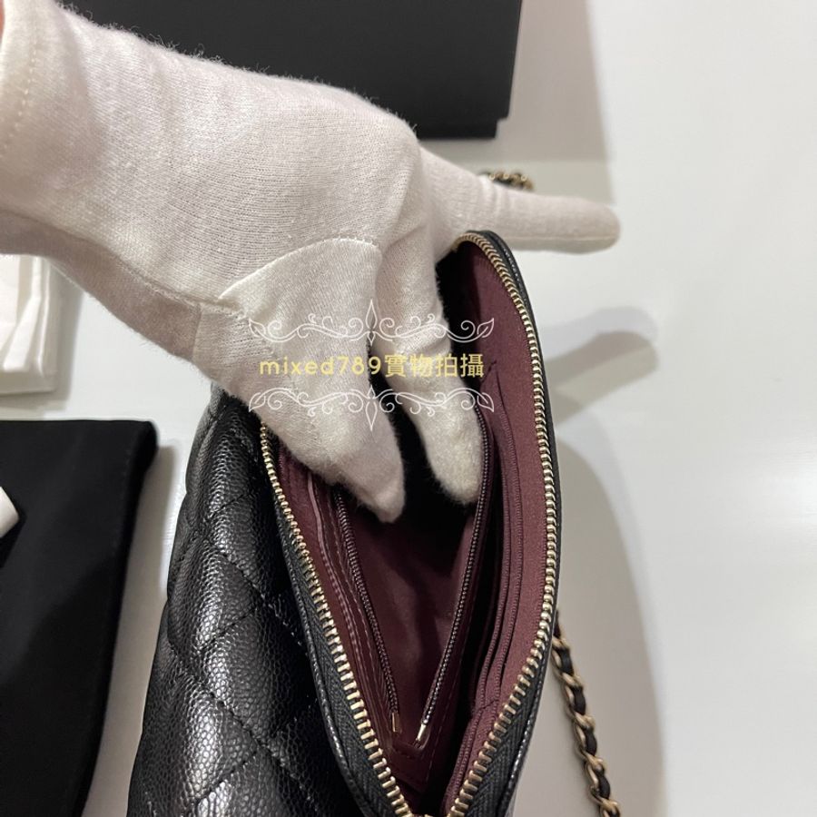 Chanel 淡金雙C荔紋牛皮鍊帶雙層斜背手機包 CF系列woc-5